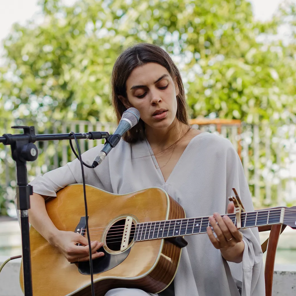 5D1b221bbc1024502944275c Residents Julie Byrne P 1080