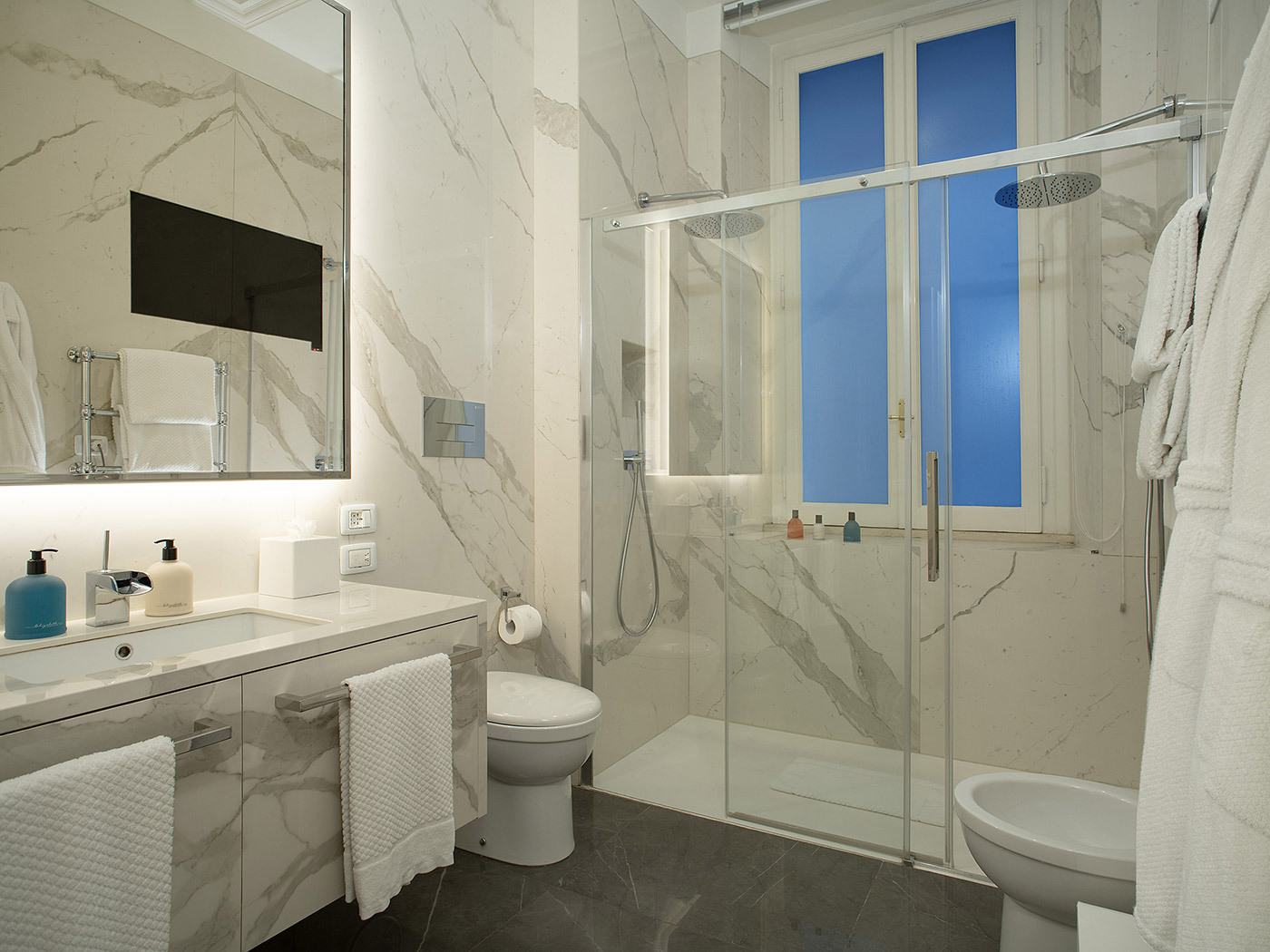 Elizabeth Unique Suite Deluxe V2 R 03