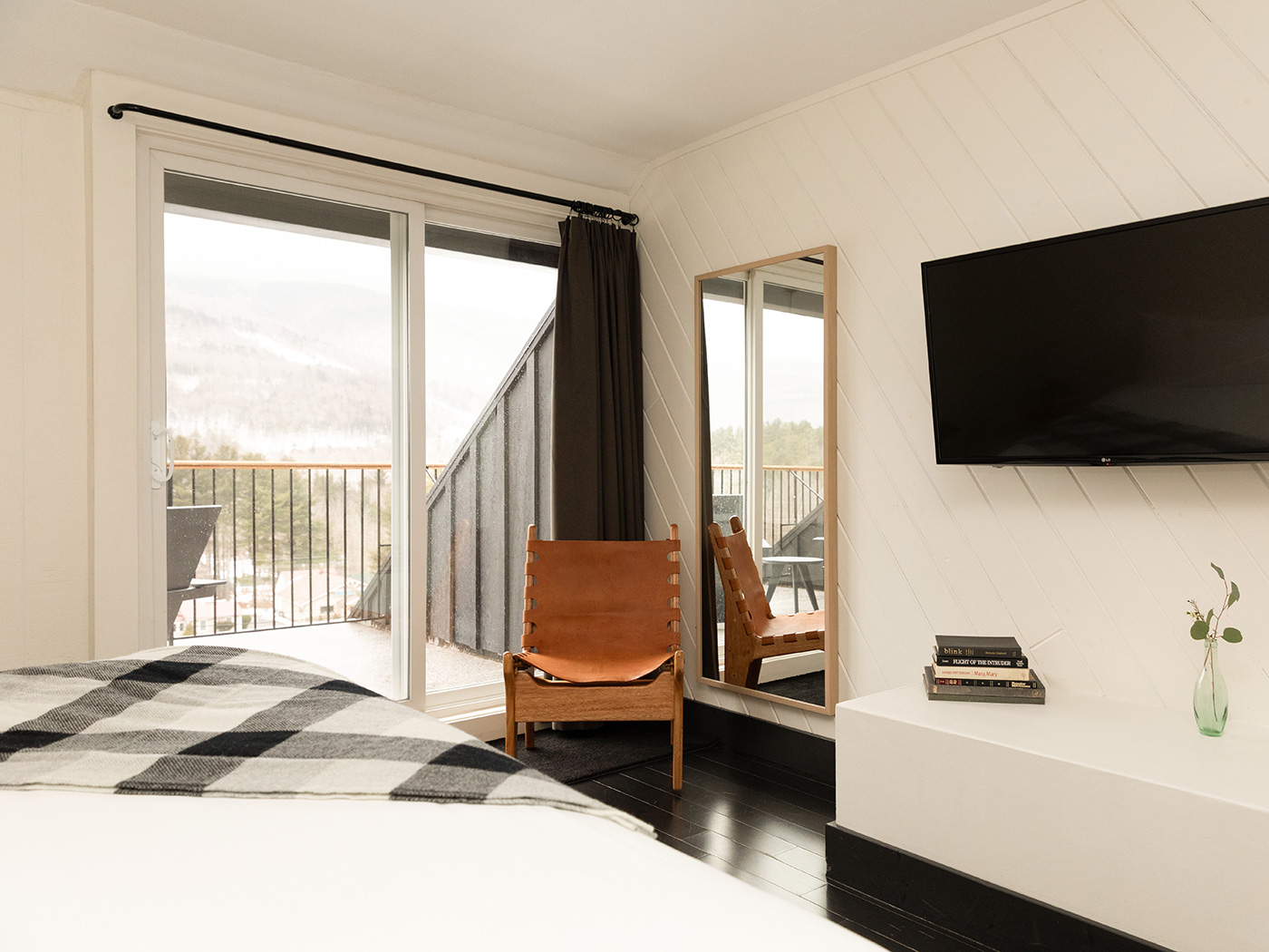 Scribners Catskill Lodge Mountain King With Bench R 04