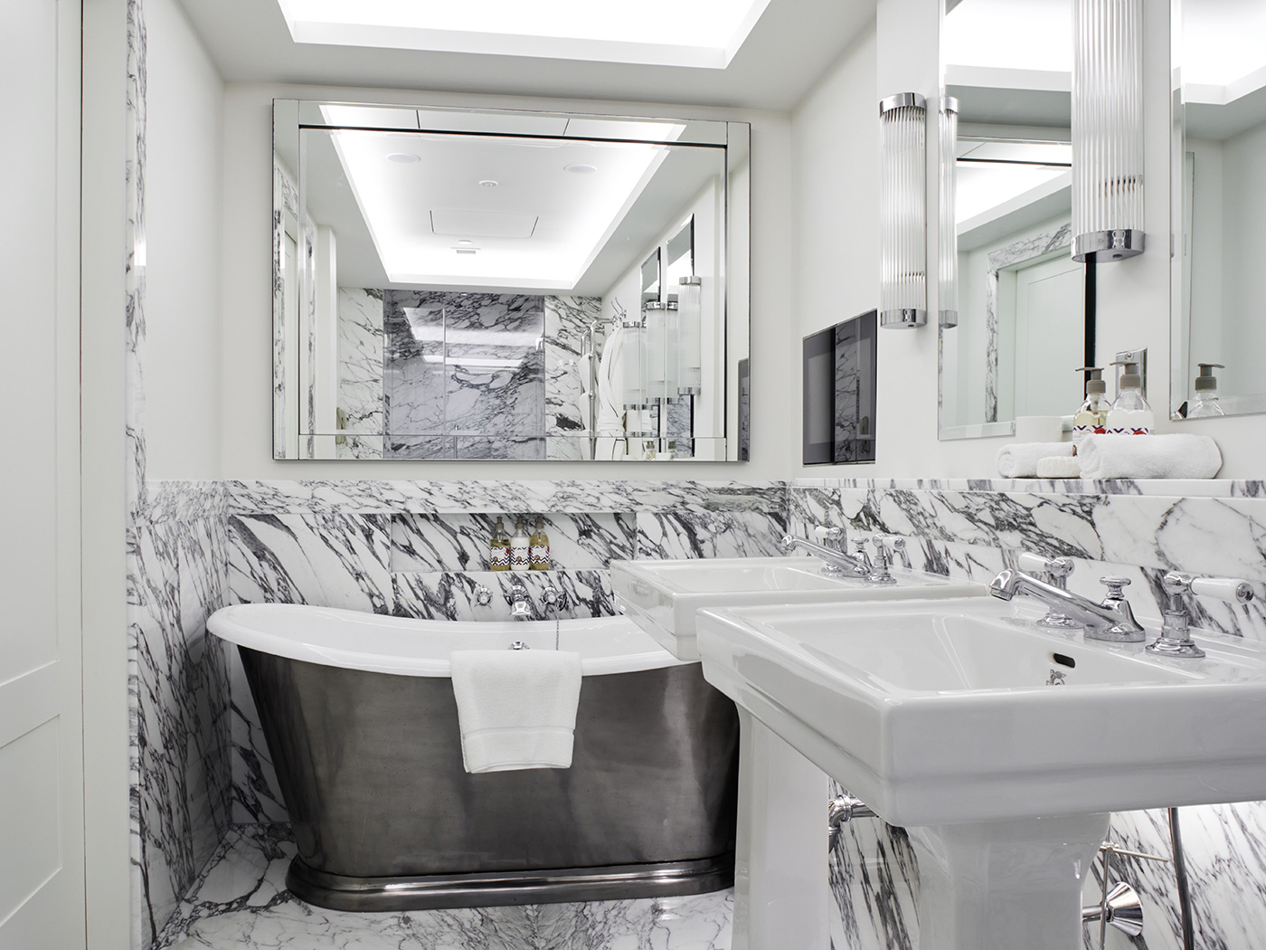 Crosby Street Meadow Suite R 06