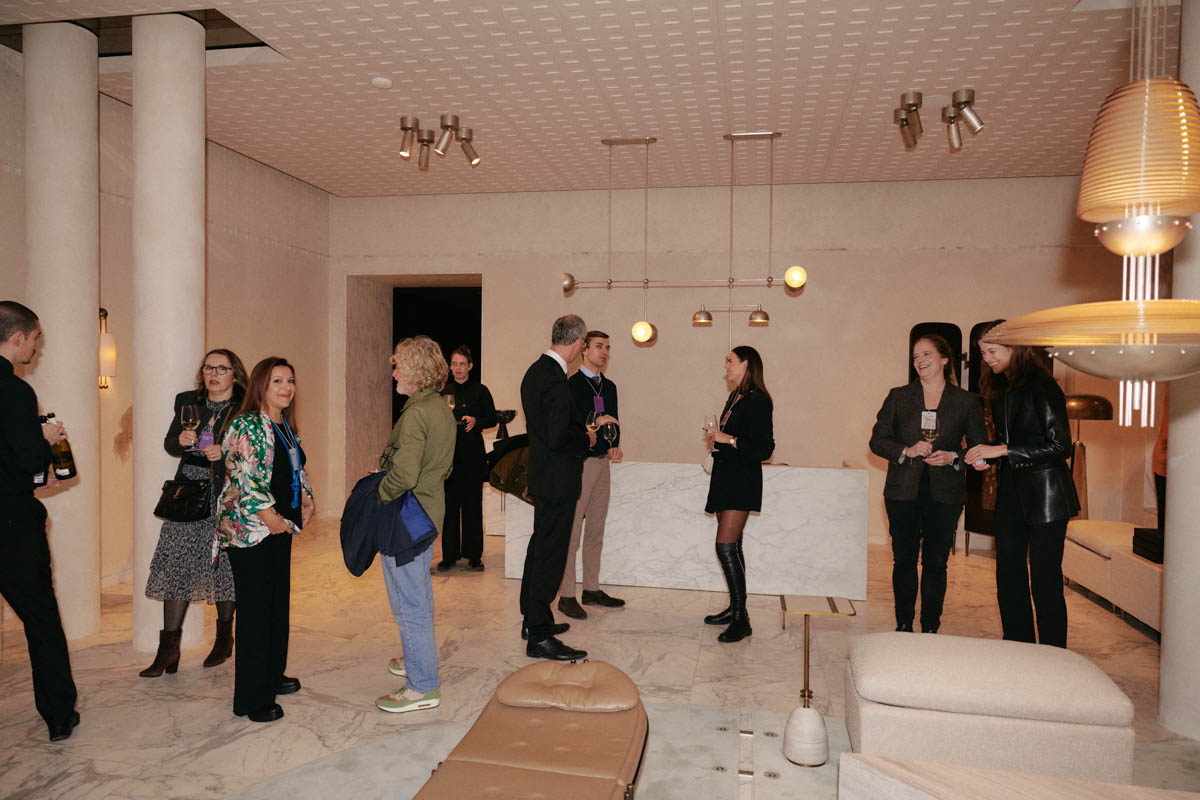 DH SALES23 CE London Apparatus 06