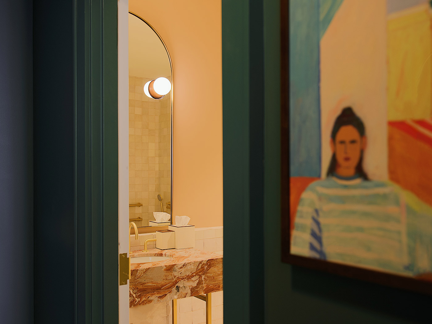 Municipal Grand King Suite Tub ADA R 06