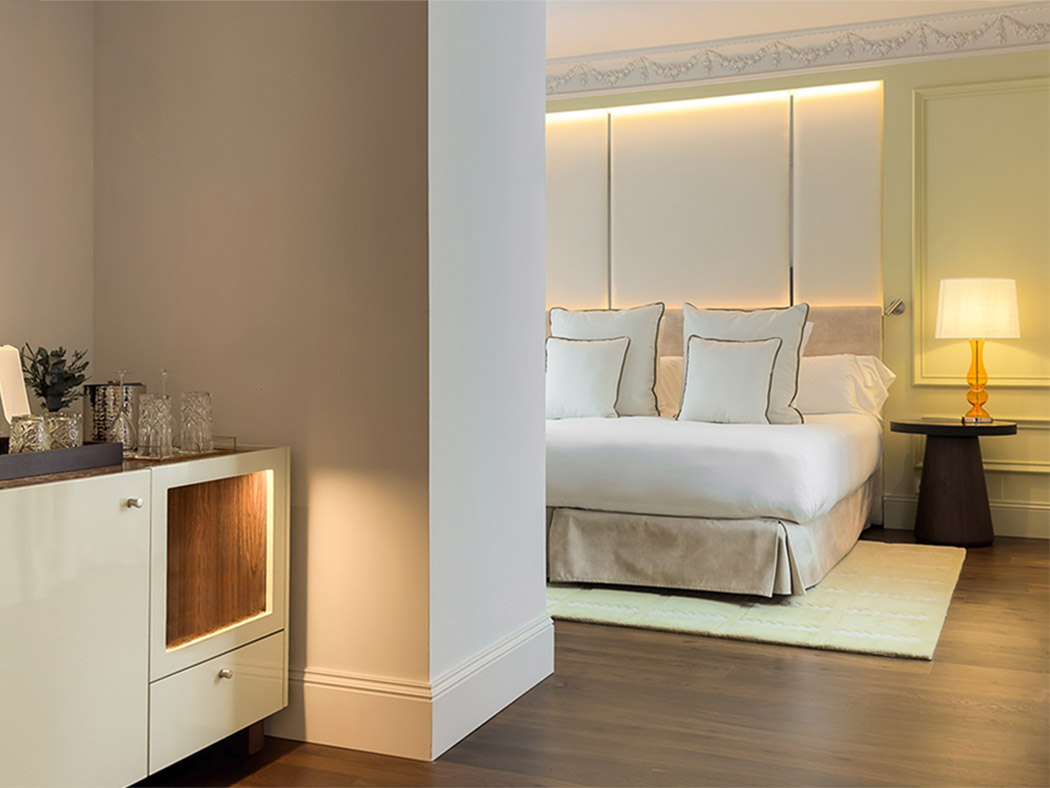 Hospes Puerta Alcala Deluxe Triple Room R 05