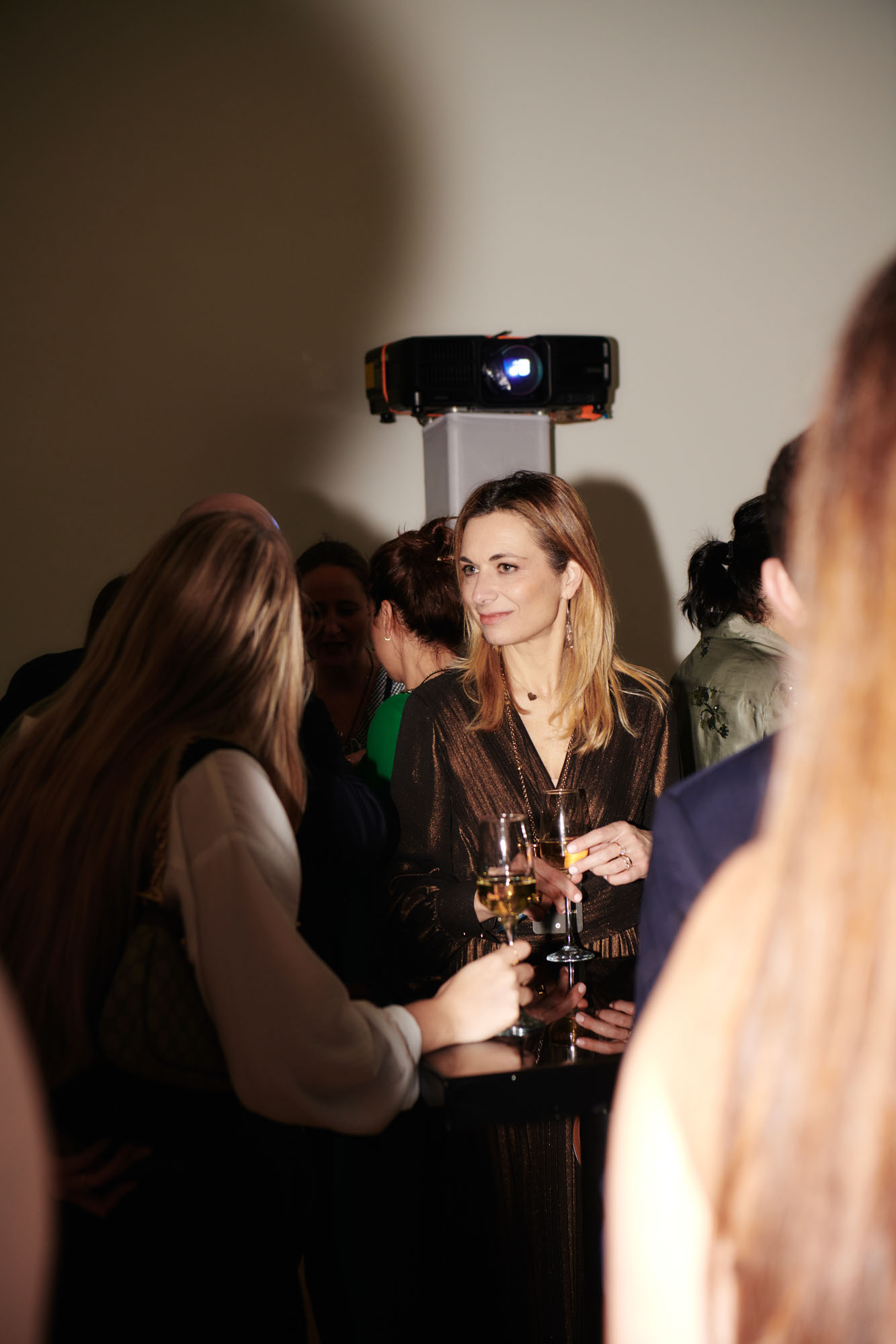 DH SALES24 S London Travelpro 12