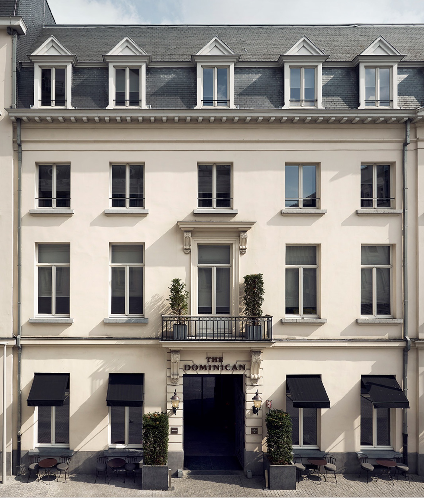 The Dominican Architecture