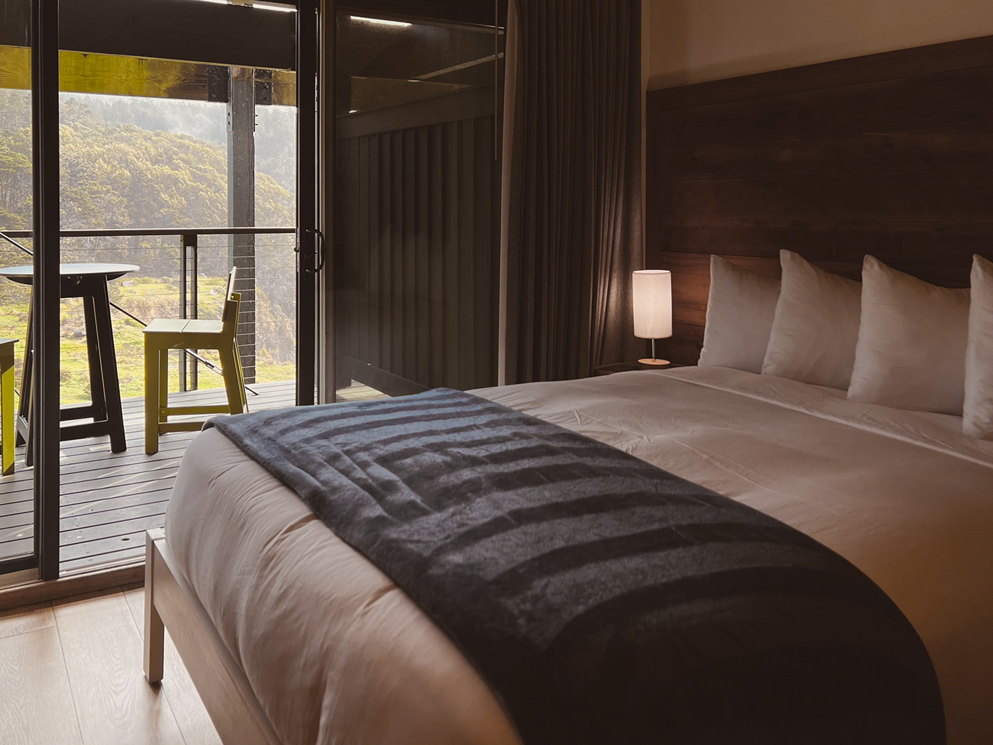 Timber Cove Family Room R 01