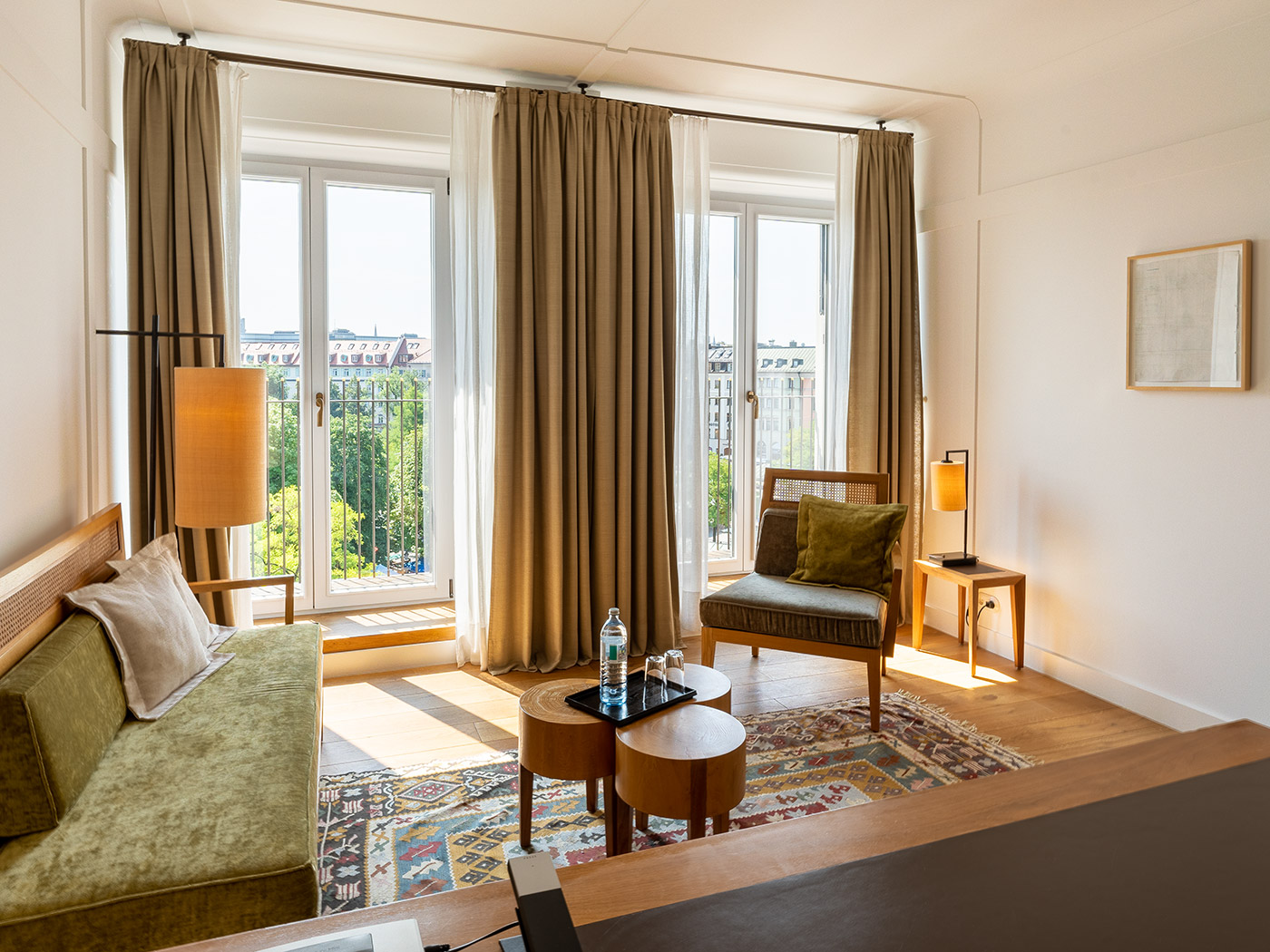 Louis Hotel Market View Deluxe R 02 (1)