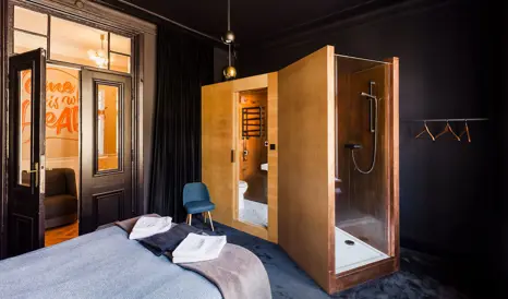 Autor Rooms Wooden Shower in Warsaw