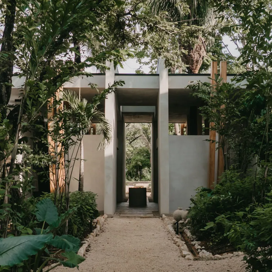 01 Sneak Peak Esh Hotel KV