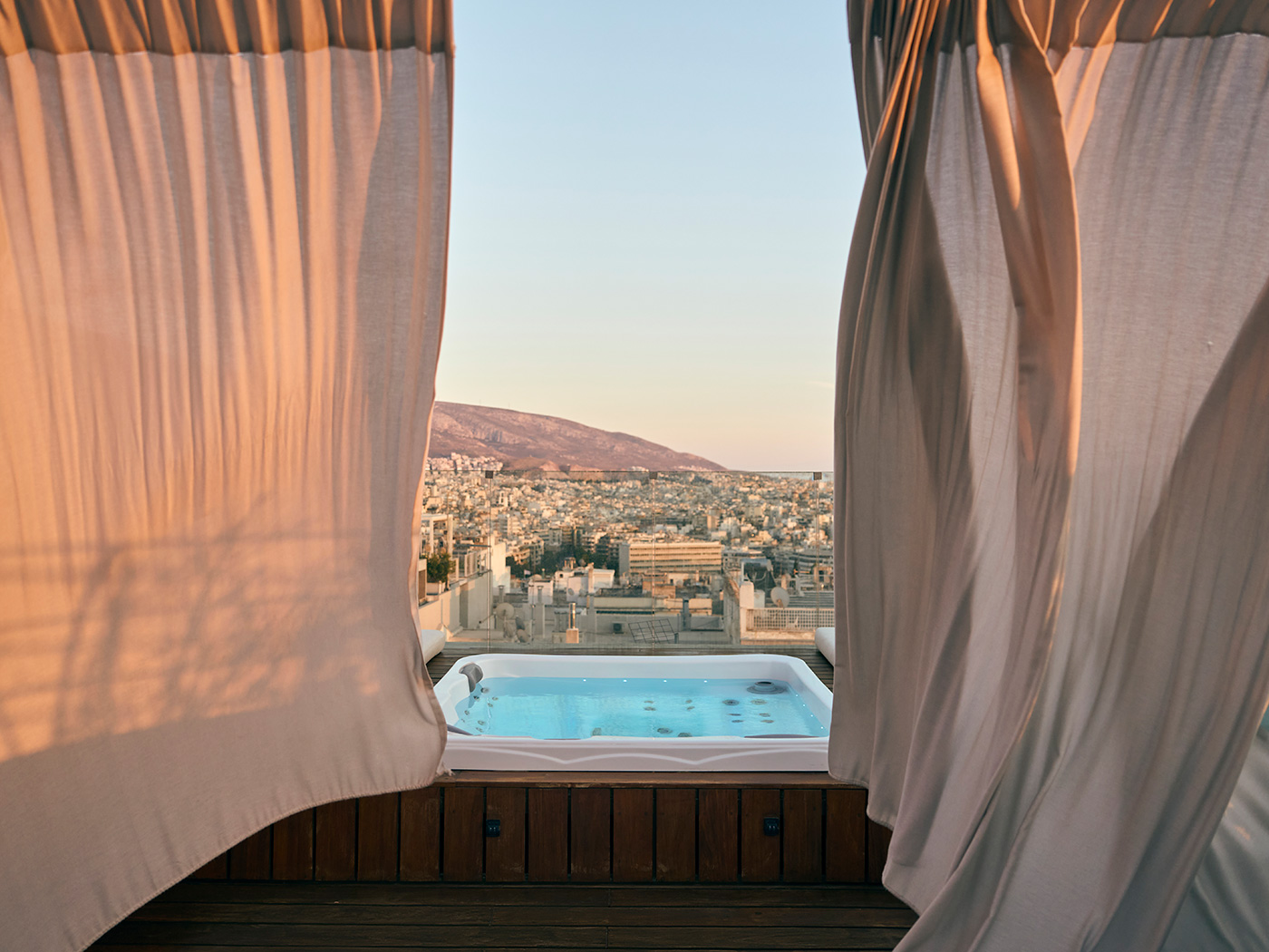 Periscope Penthouse Suite R 08