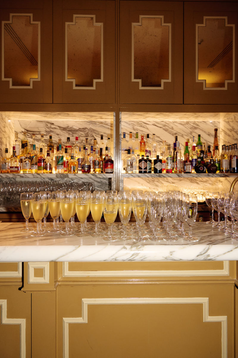 DH24 SALES S London Travelpro 04