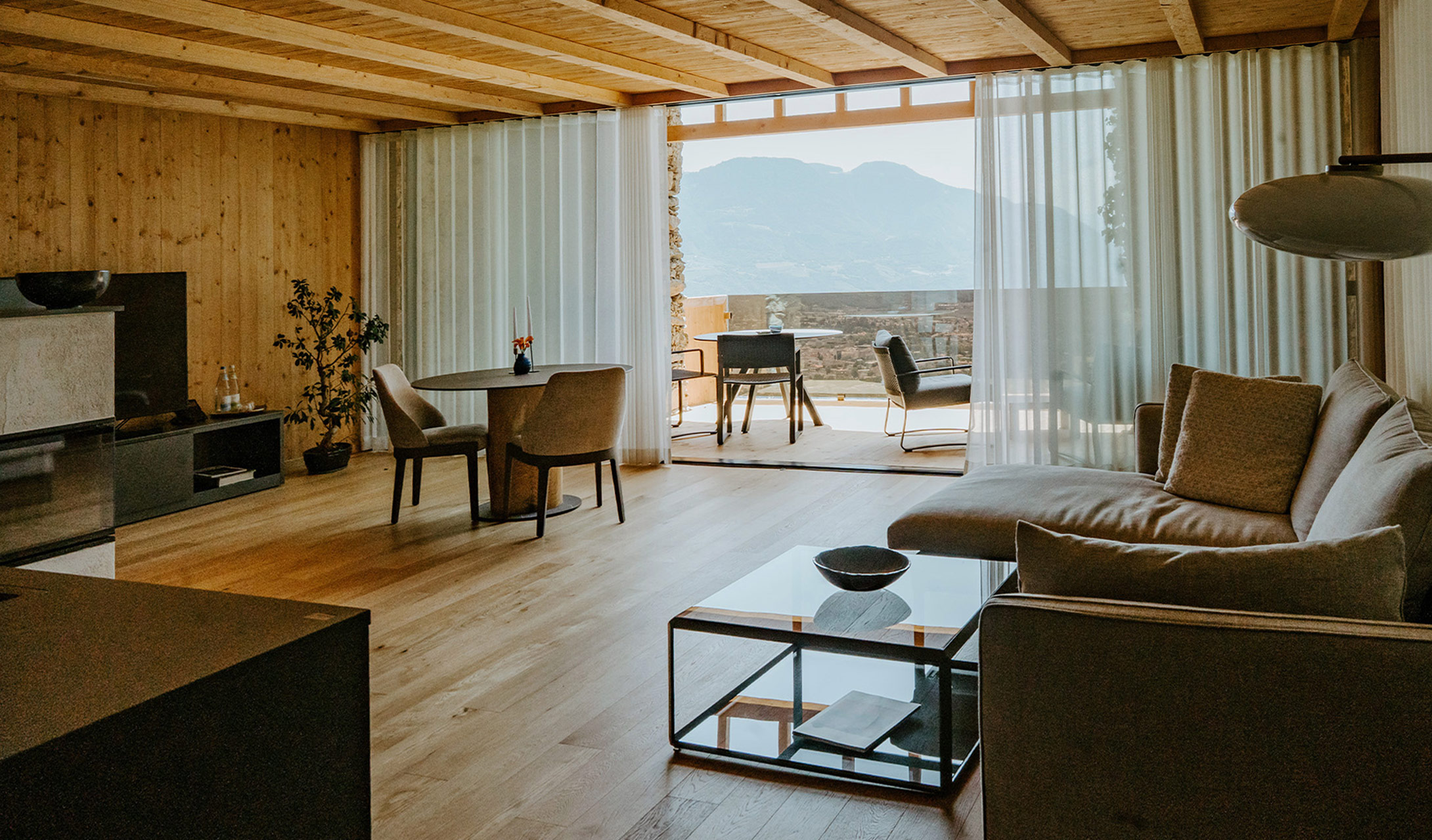 G 20 Arua Private Spa Villas
