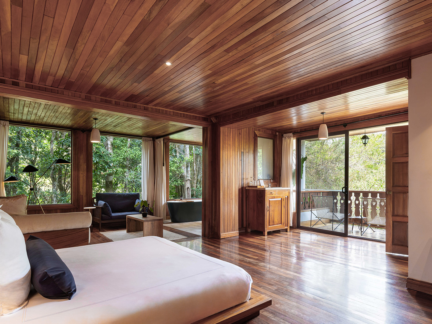 Hotel Belmar Cloud Forest Studio Connecting R 01