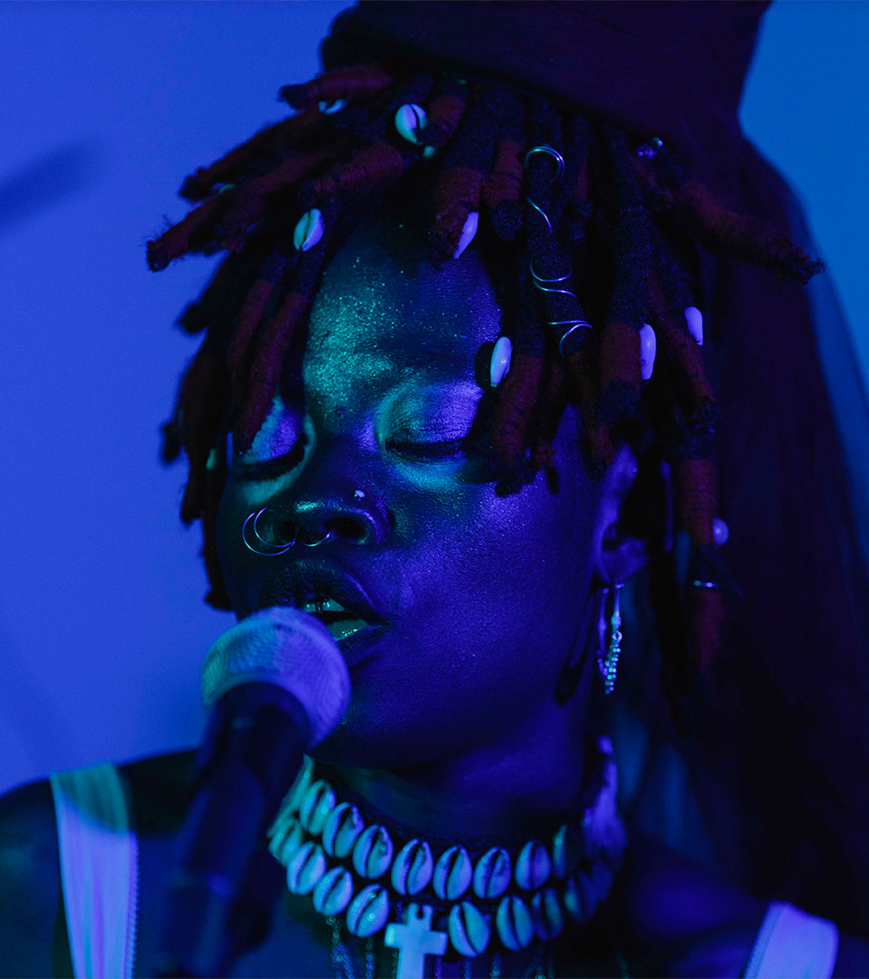 5Cf8cdd70b64afef1c591ad6 Jojo Abot 010