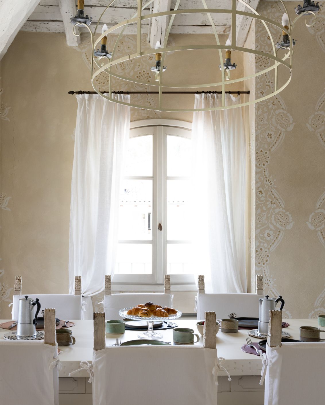 07 DH Sneak Peak Elizabeth Country House Dining Table