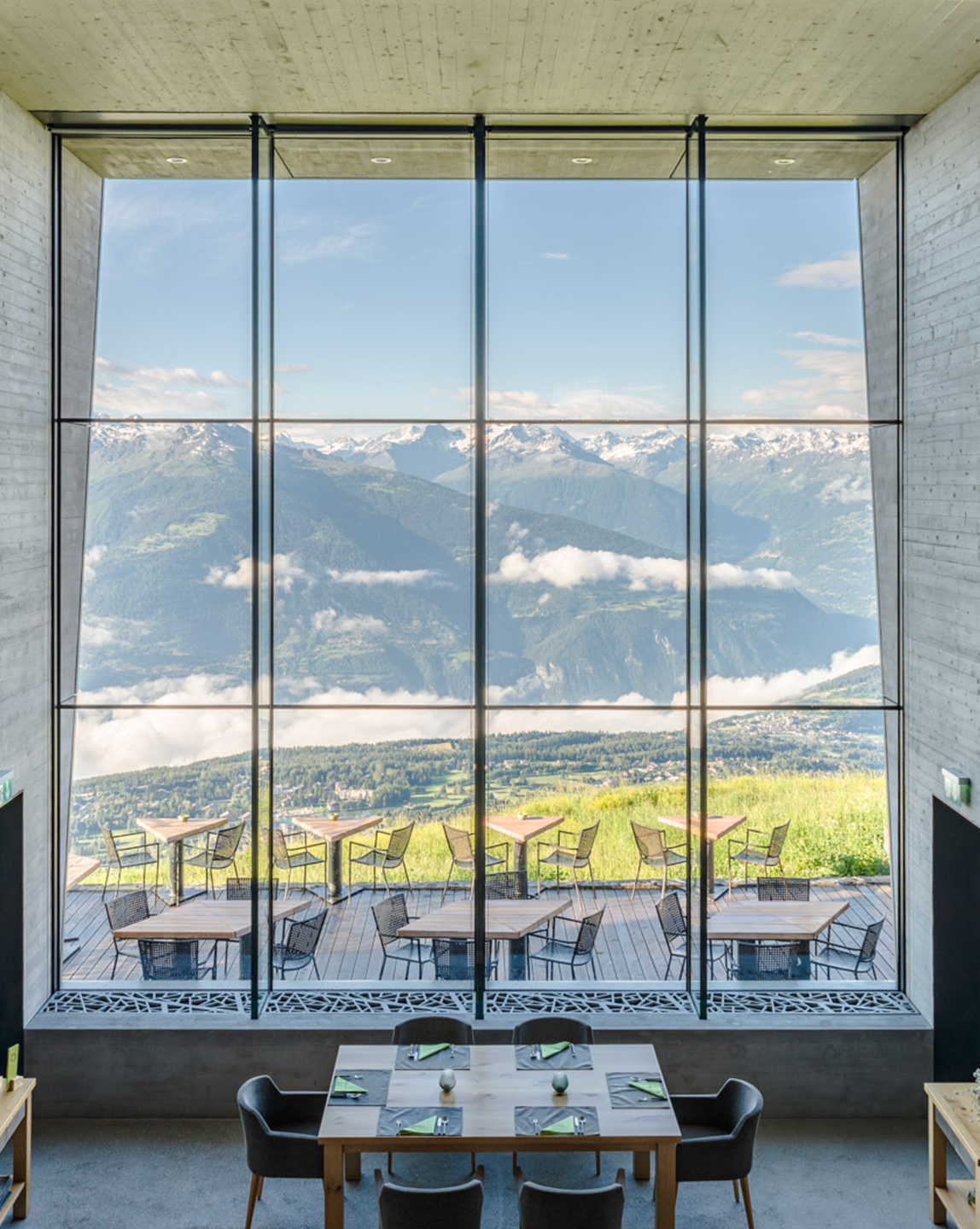 T Generic 01 Chetzeron Crans Montana Switzerland