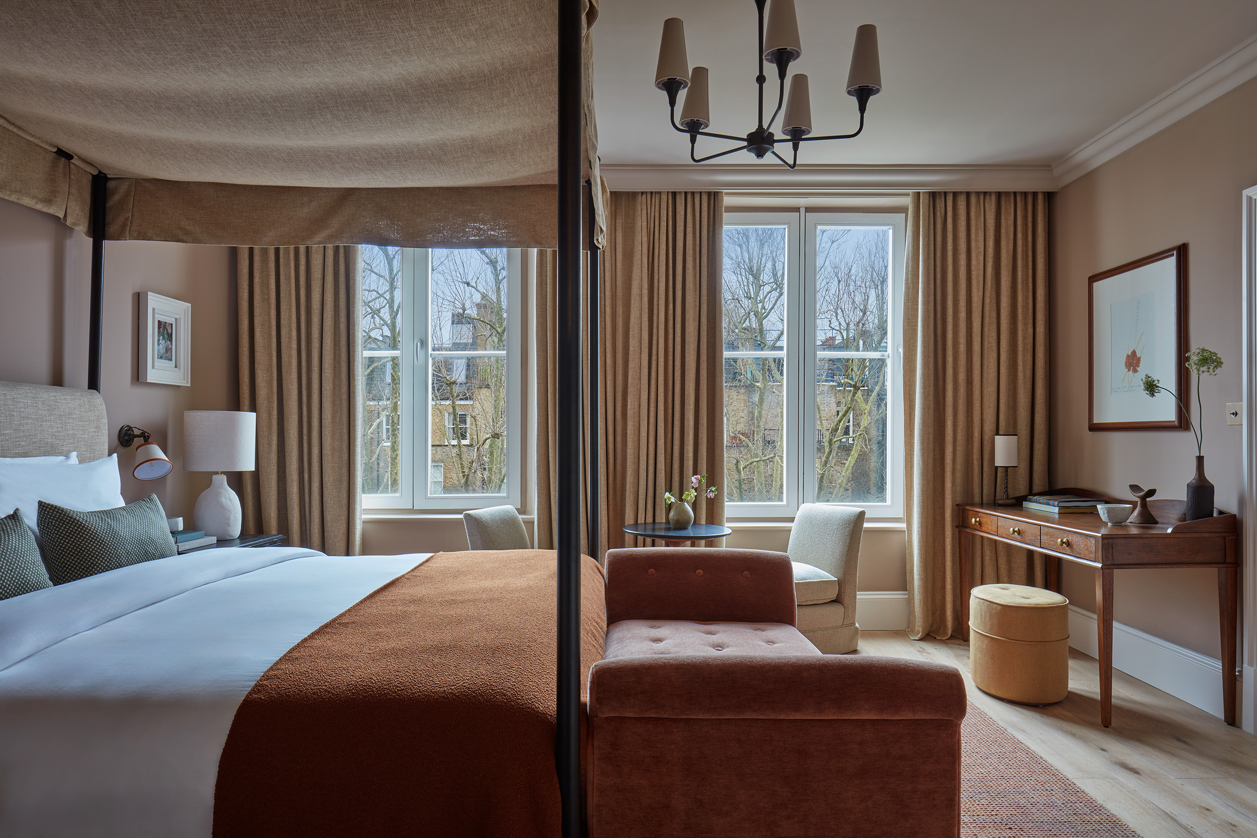 G 27 Templeton Garden London Rooms