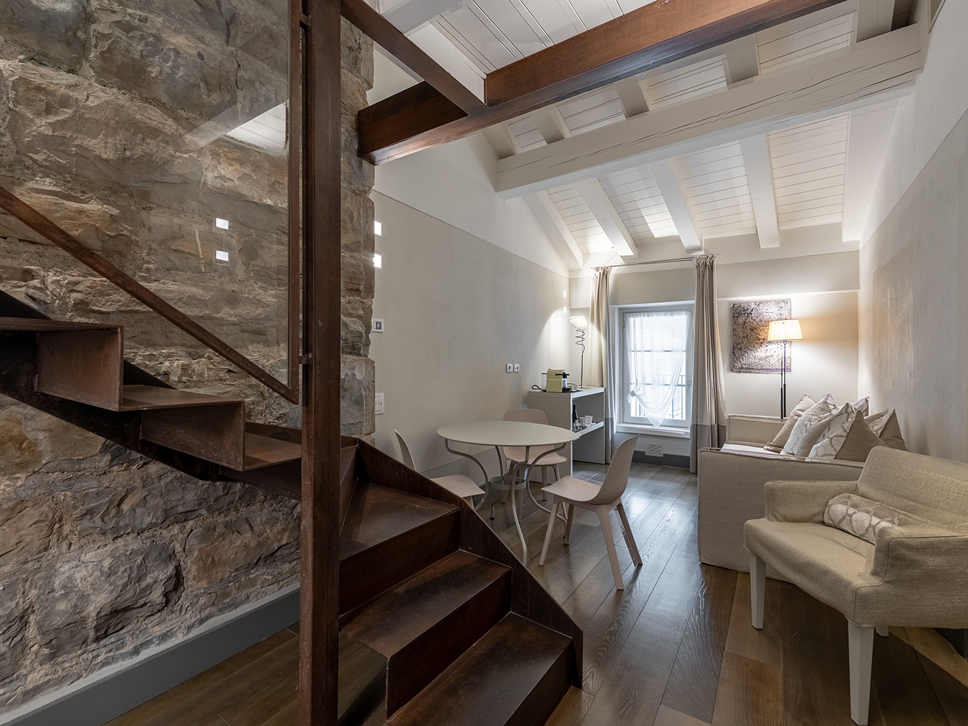 Gombit Hotel Two Level Junior Suite R 03