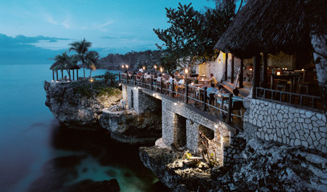 rockhouse-hotel-restaurant-coast-ocean-view-by-night-M-08-r.jpg