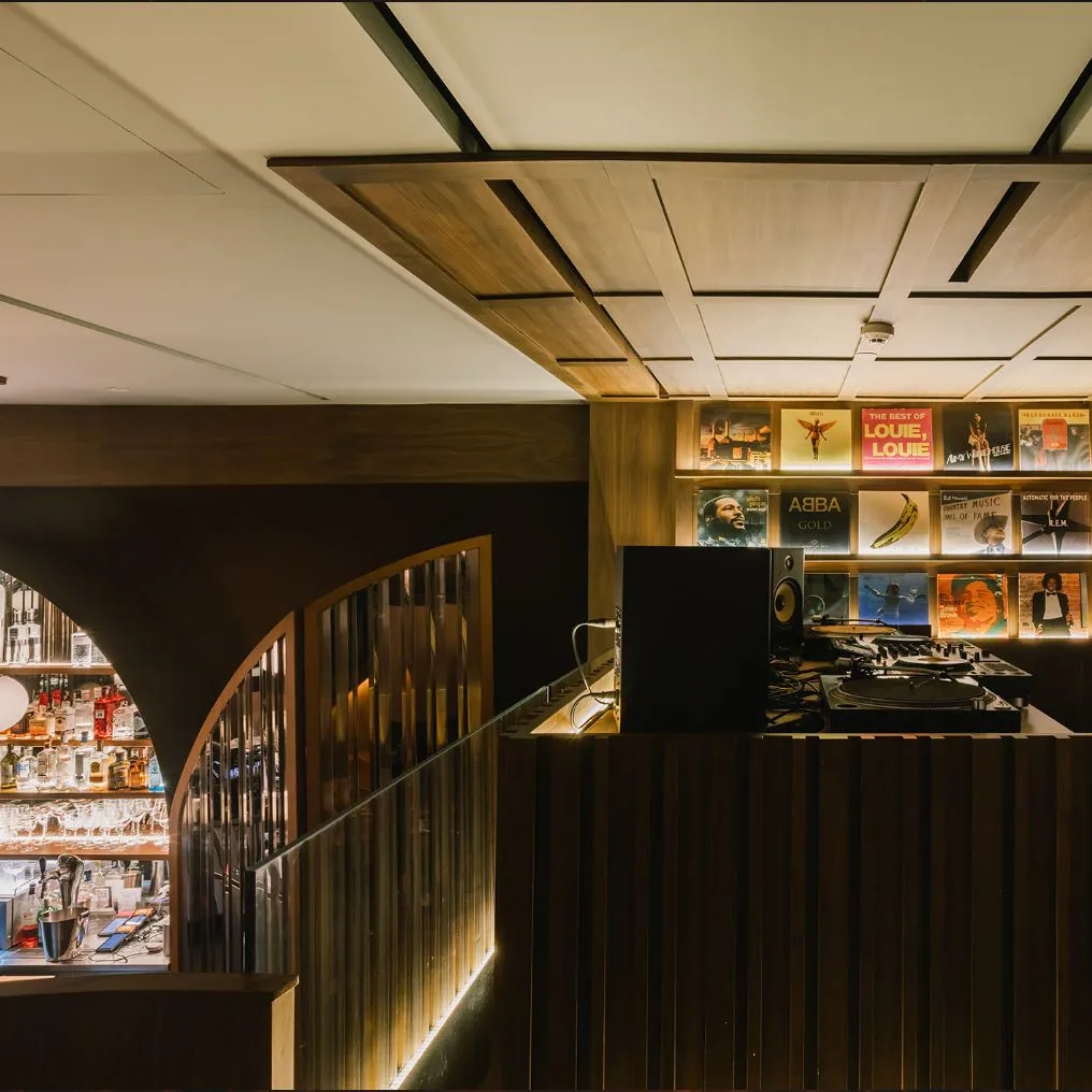 Public House Bangkok Theme Box 03 Food And Drink 02