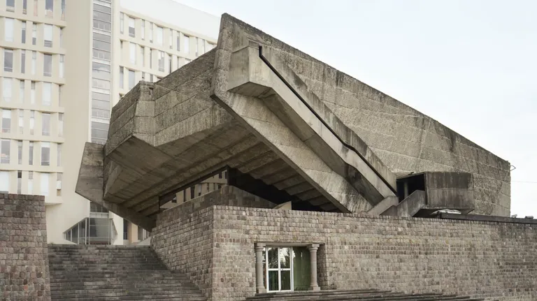 016 BP Quito 20Th Architecture