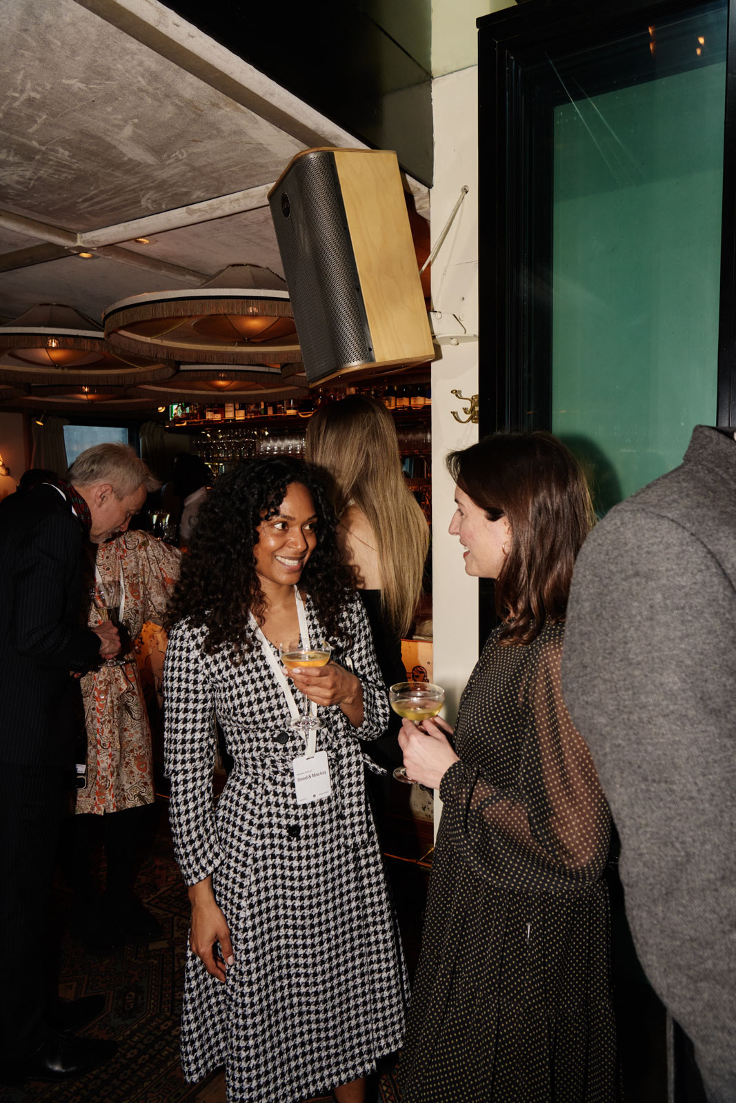 DH24 SALES London S 25