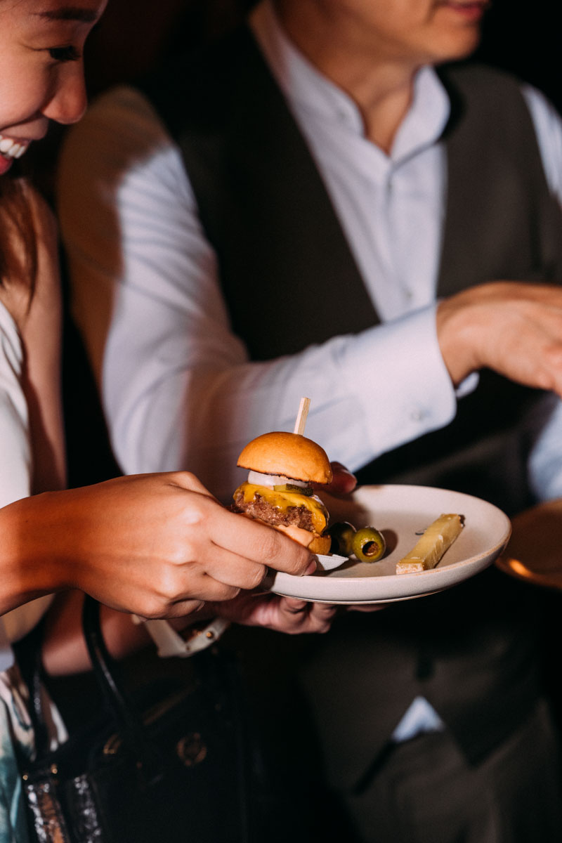 DH SALES24 S Singapore TP 11