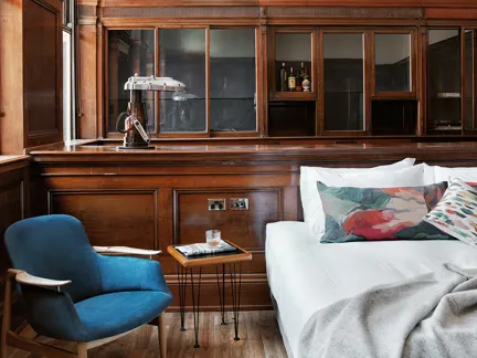 Old Clare Bedroom 08 002