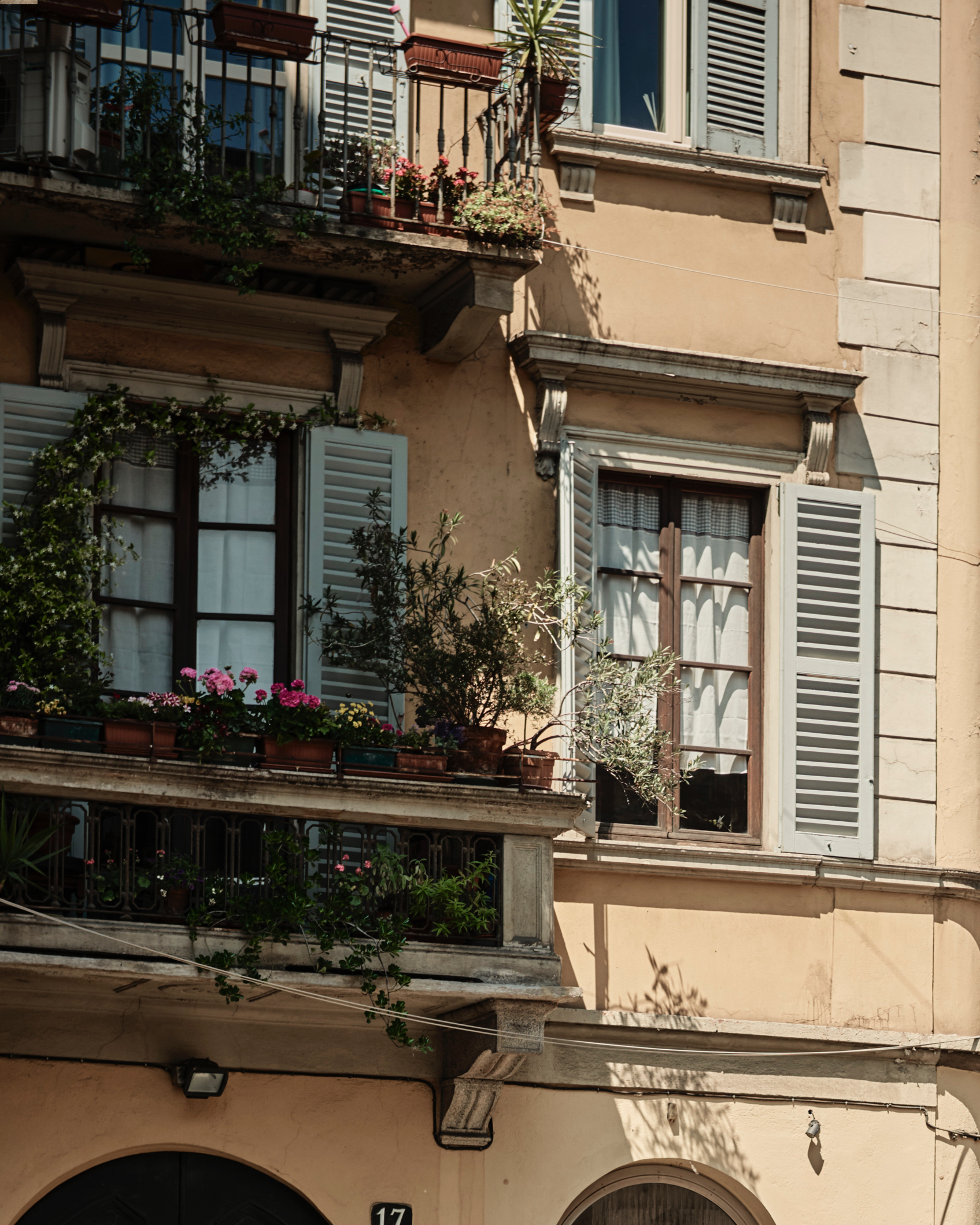 003 Viu Milan Facade