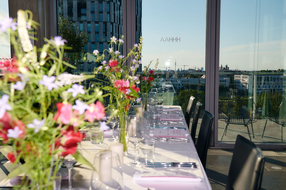 DH24 SALES CE Munich Travelpro17