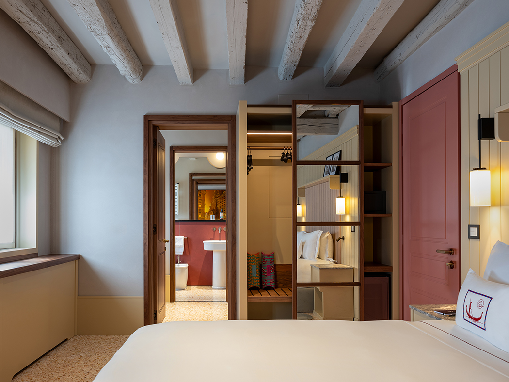 Elizabeth Unqiue Venice Grand Suite R 06
