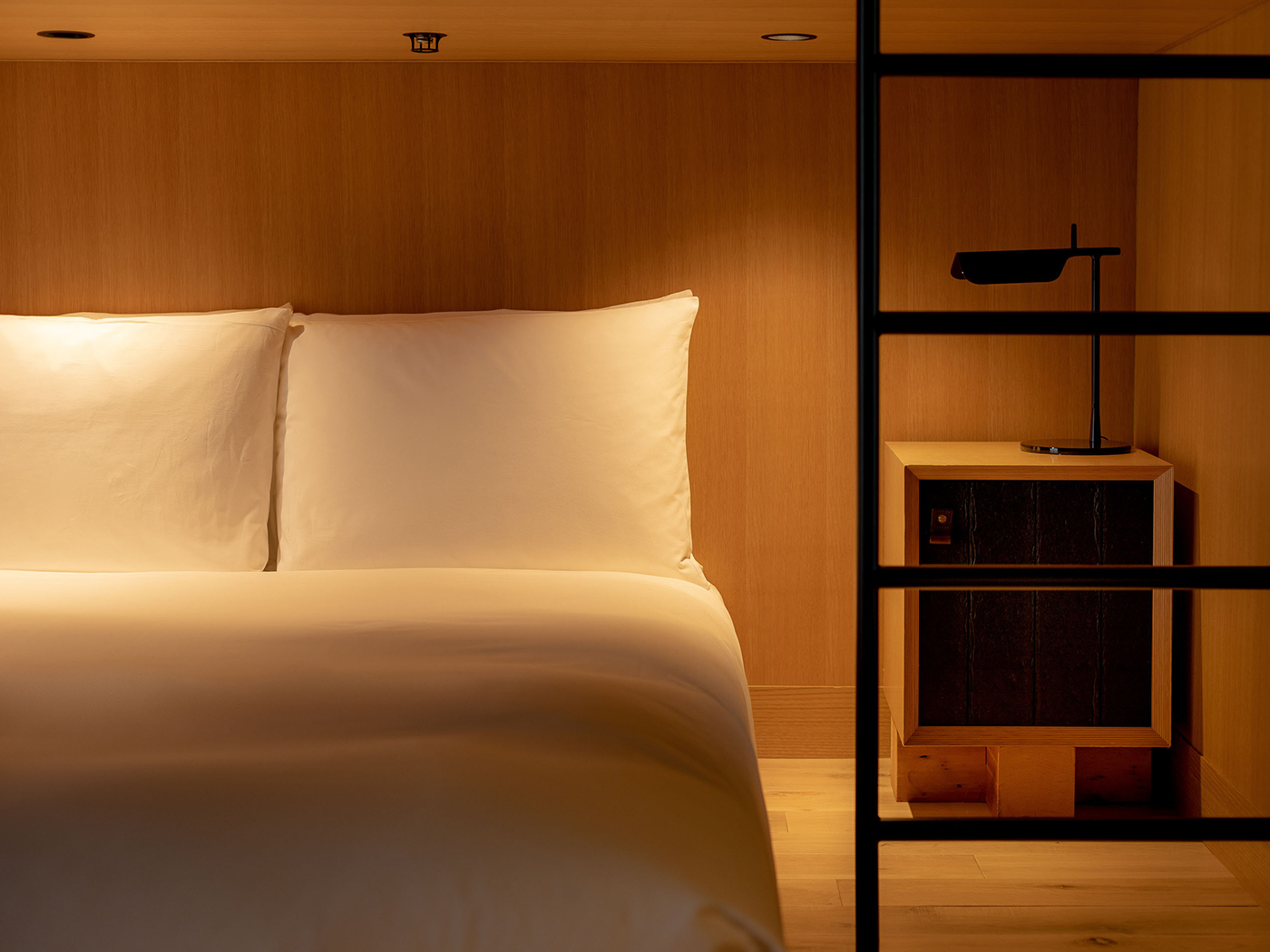 Trunk Hotel Balcony Junior Suite R 08