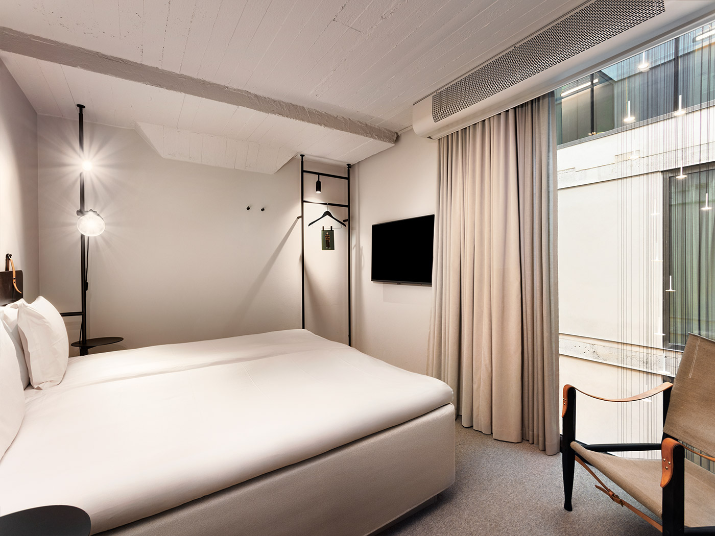 Blique By Nobis Small Double R 01