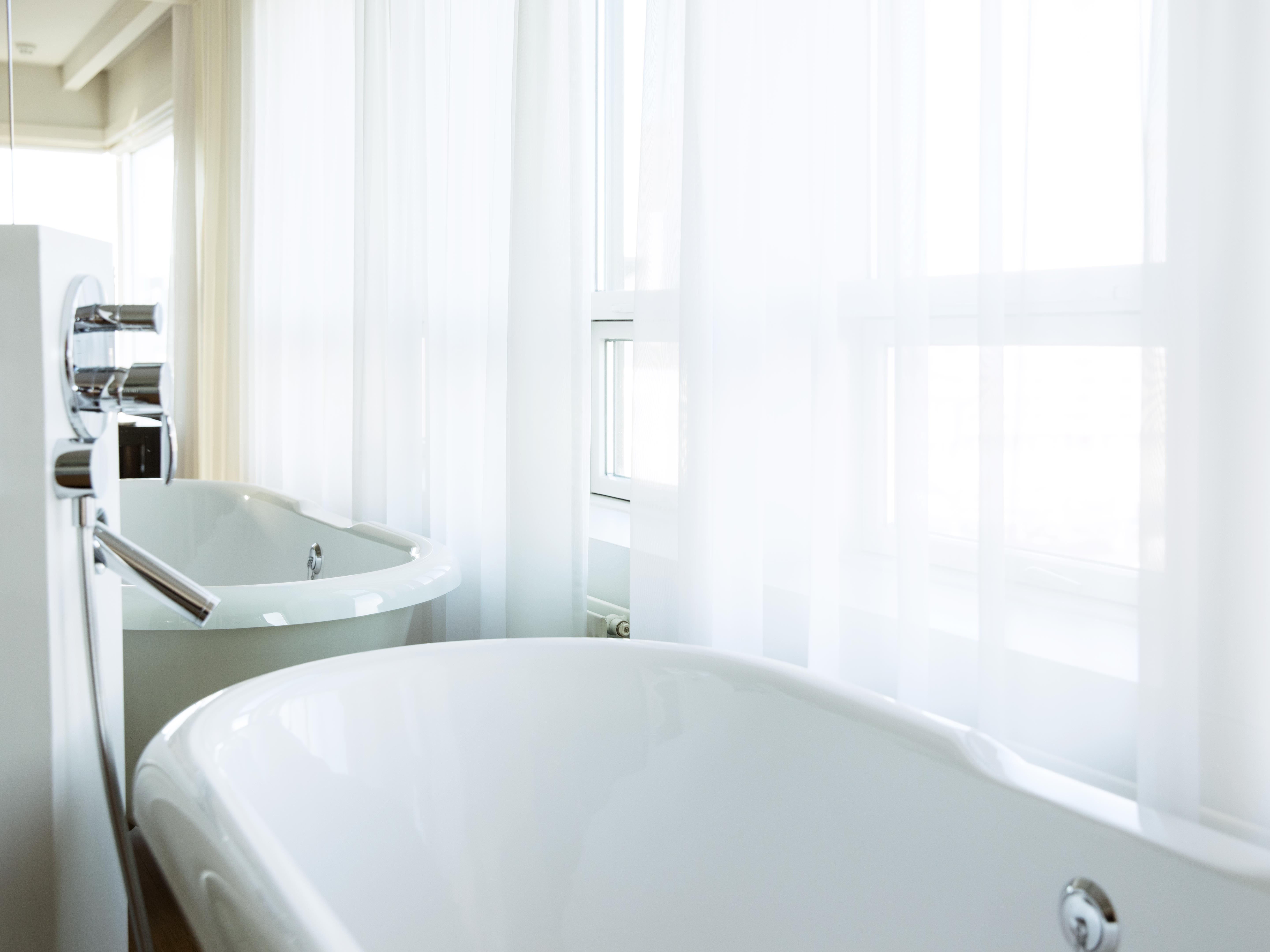 Corner Suite Balcony, 101 Hotel