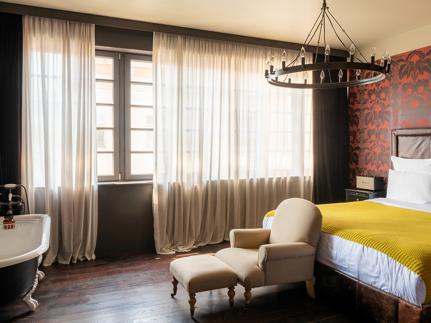 Rooms Hotel Tbilisi Signature King Room V5 R 01
