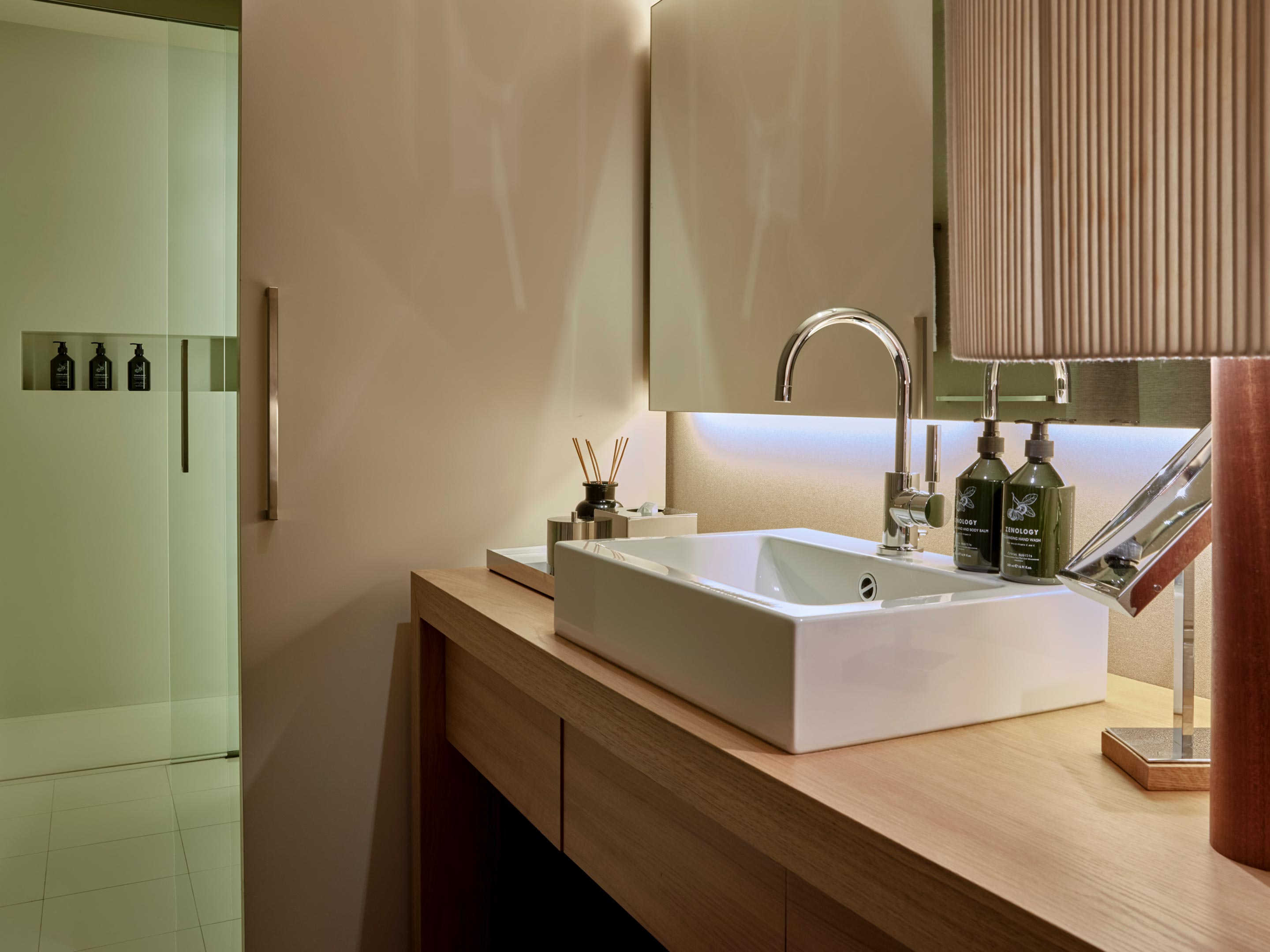 Sir Victor Hotel Sink in Barcelona