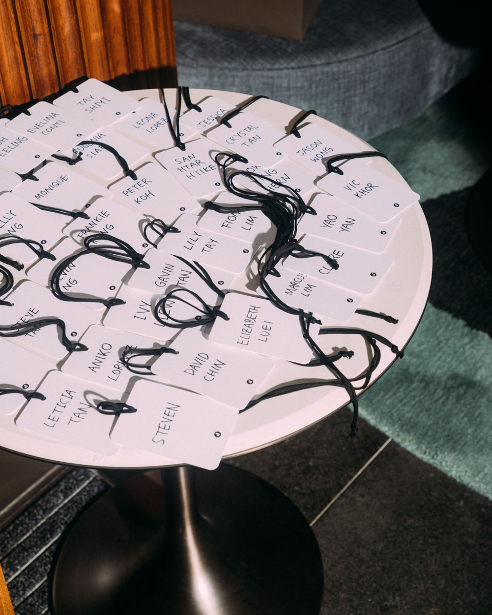 DH SALES24 S Singapore TP 08