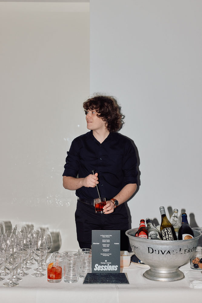 DH SALES24 S Melbourne Travelpro 10