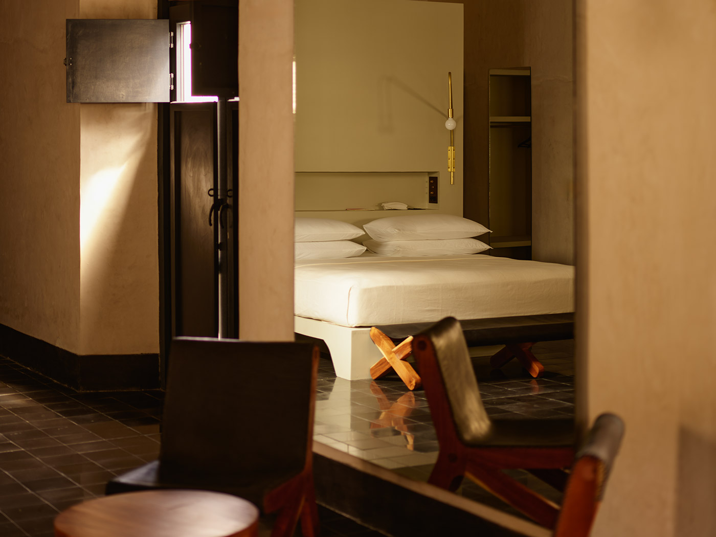 Hotel Sevilla Historic Patio Corner Suite R V3 01