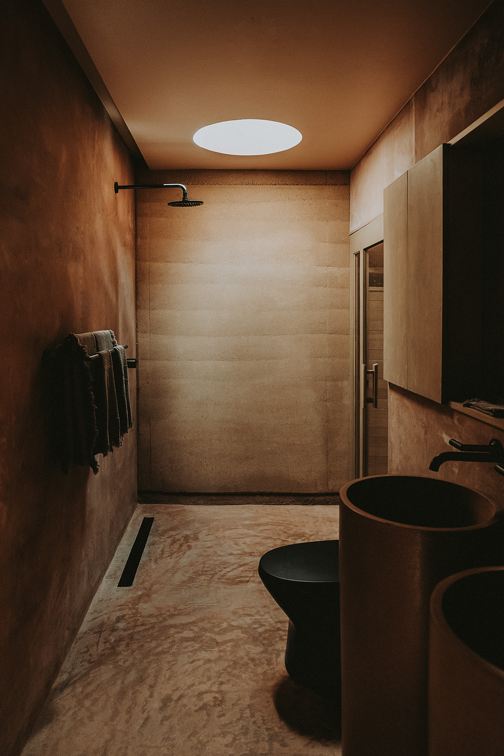 G 12 Mira Earth Studios Mexico