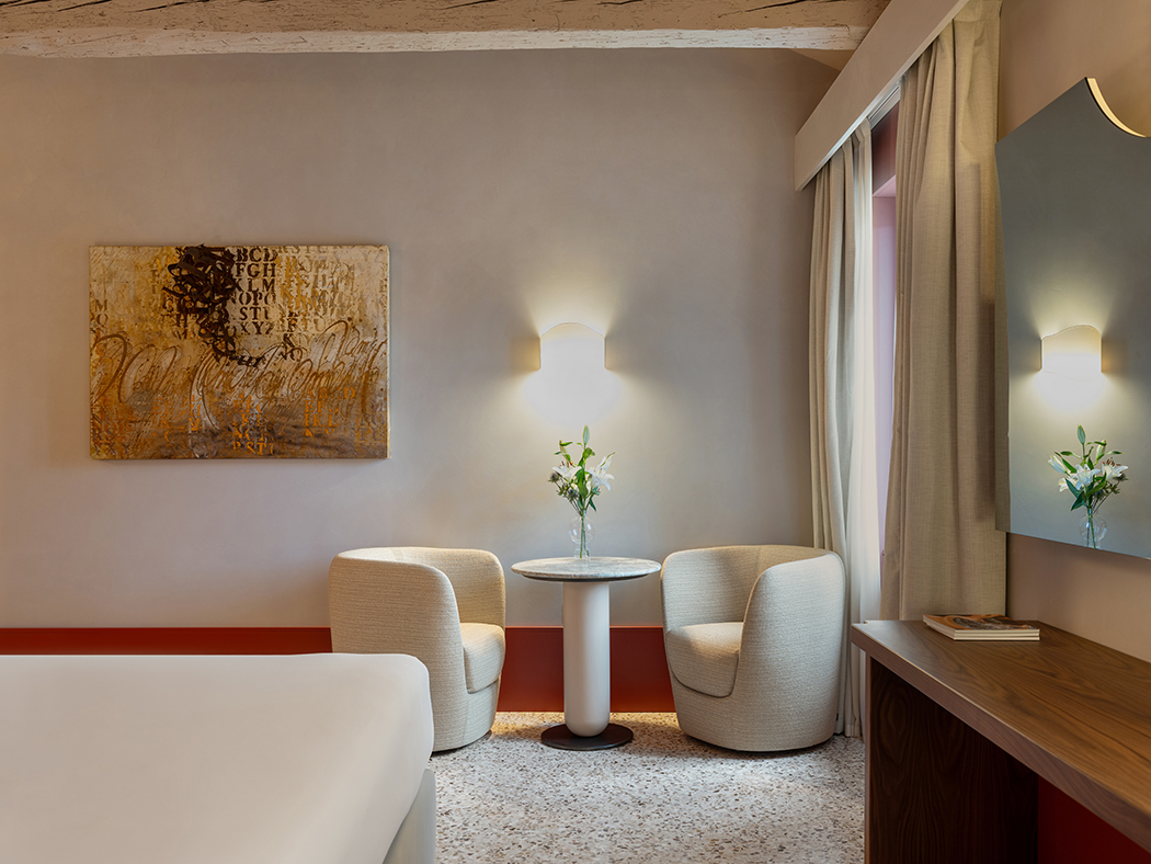 Elizabeth Unqiue Venice Junior Suite R 07