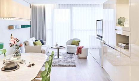 Side Bedroom Suite in Hamburg