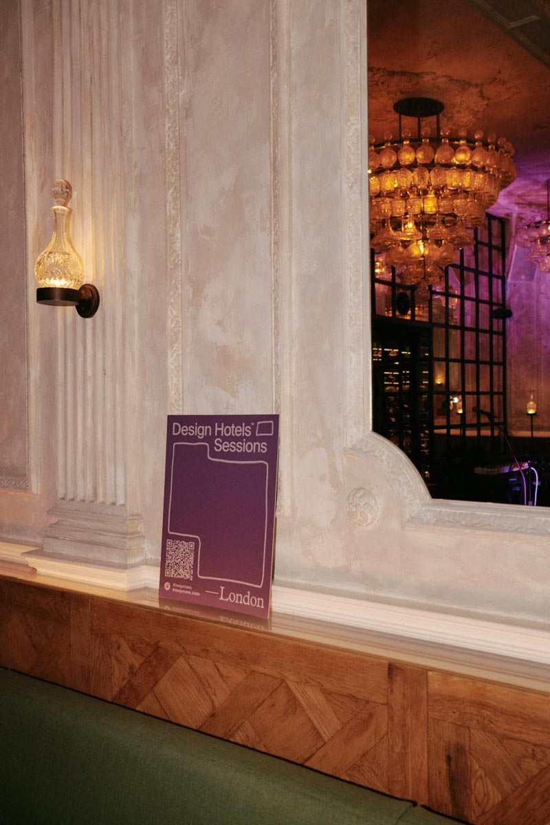 DH SALES23 S London Travel Pro 05