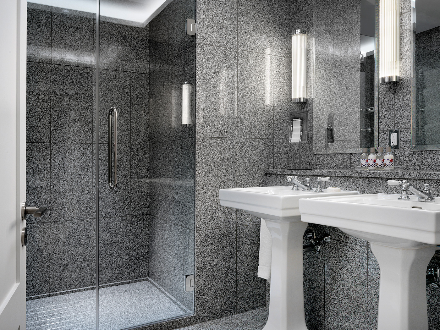 Whitby Deluxe Top Floor Room R 09