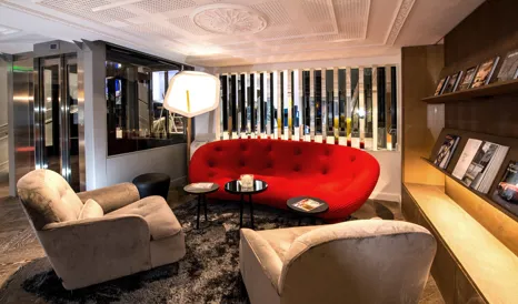 Hotel Vertigo Lobby Red Sofa M 09 R