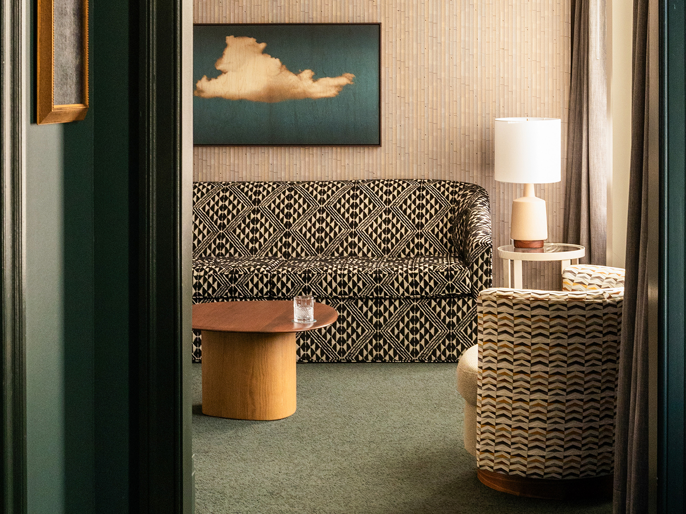 The Flat Iron Hotel Premium King Suite R 04