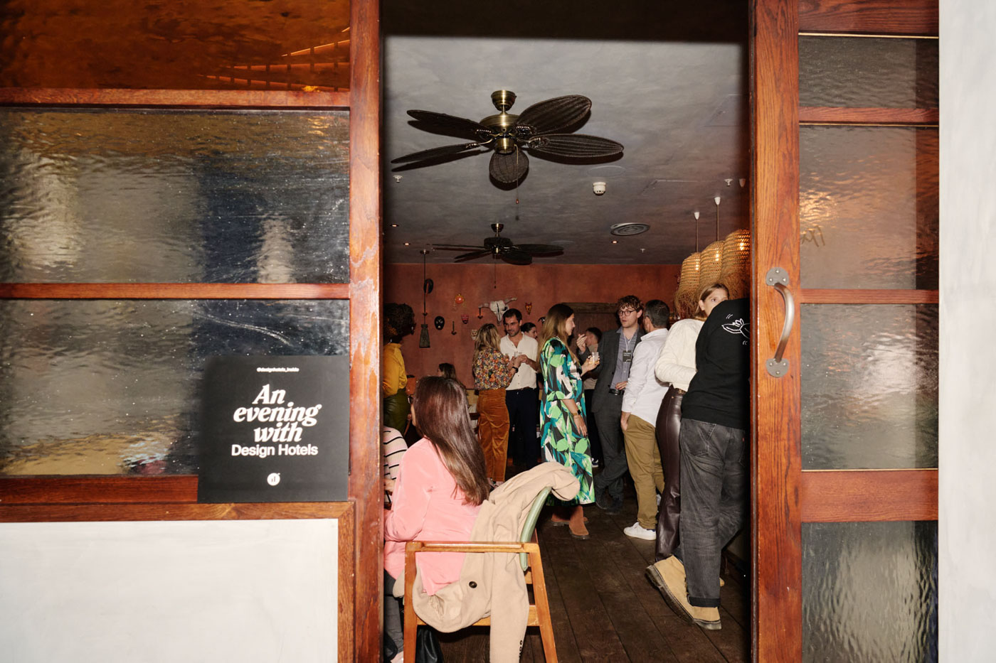 DH24 AEW London Travelpro 17