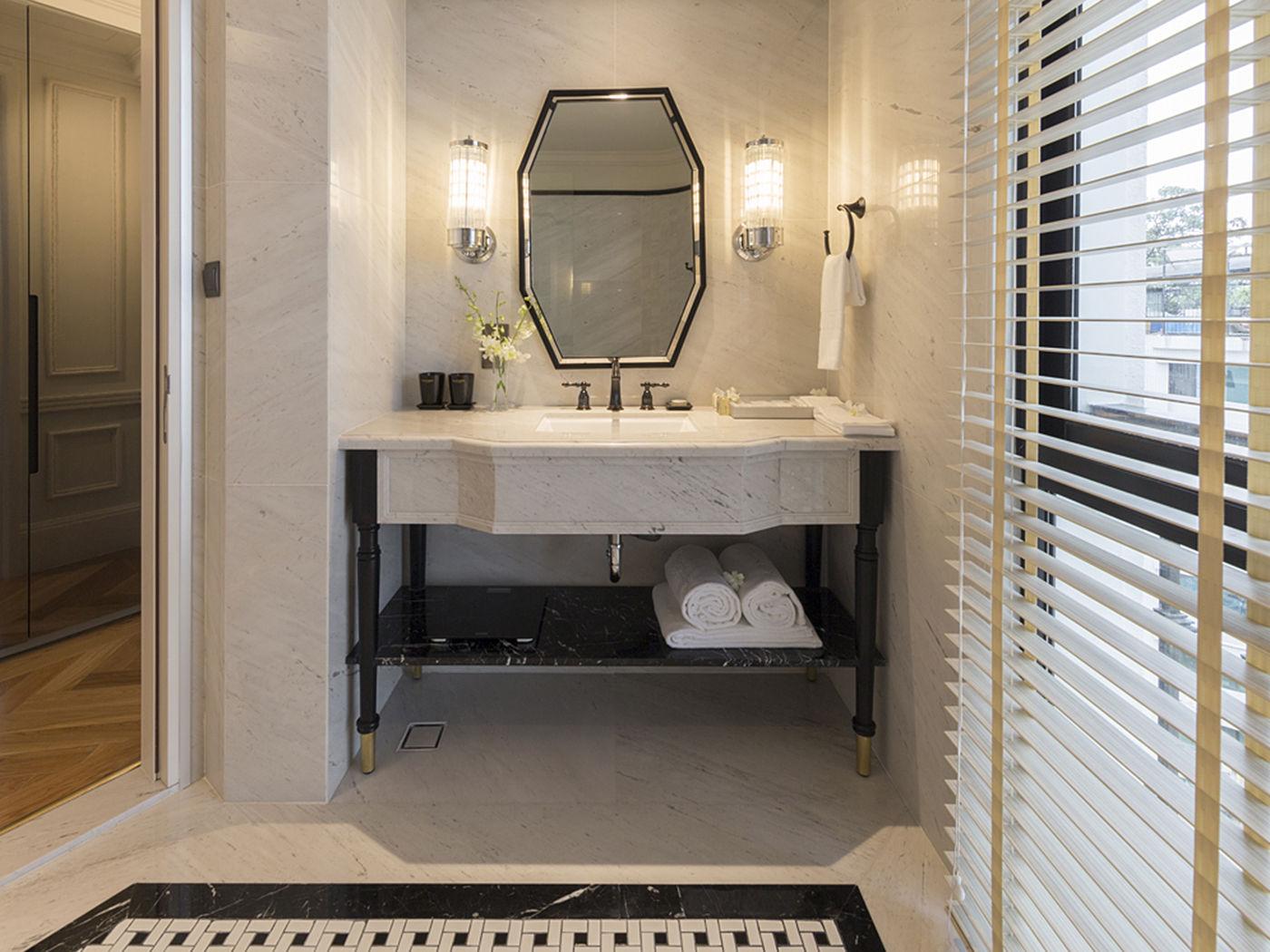 Bach Suites Saigon Bach Suite V2 R 06