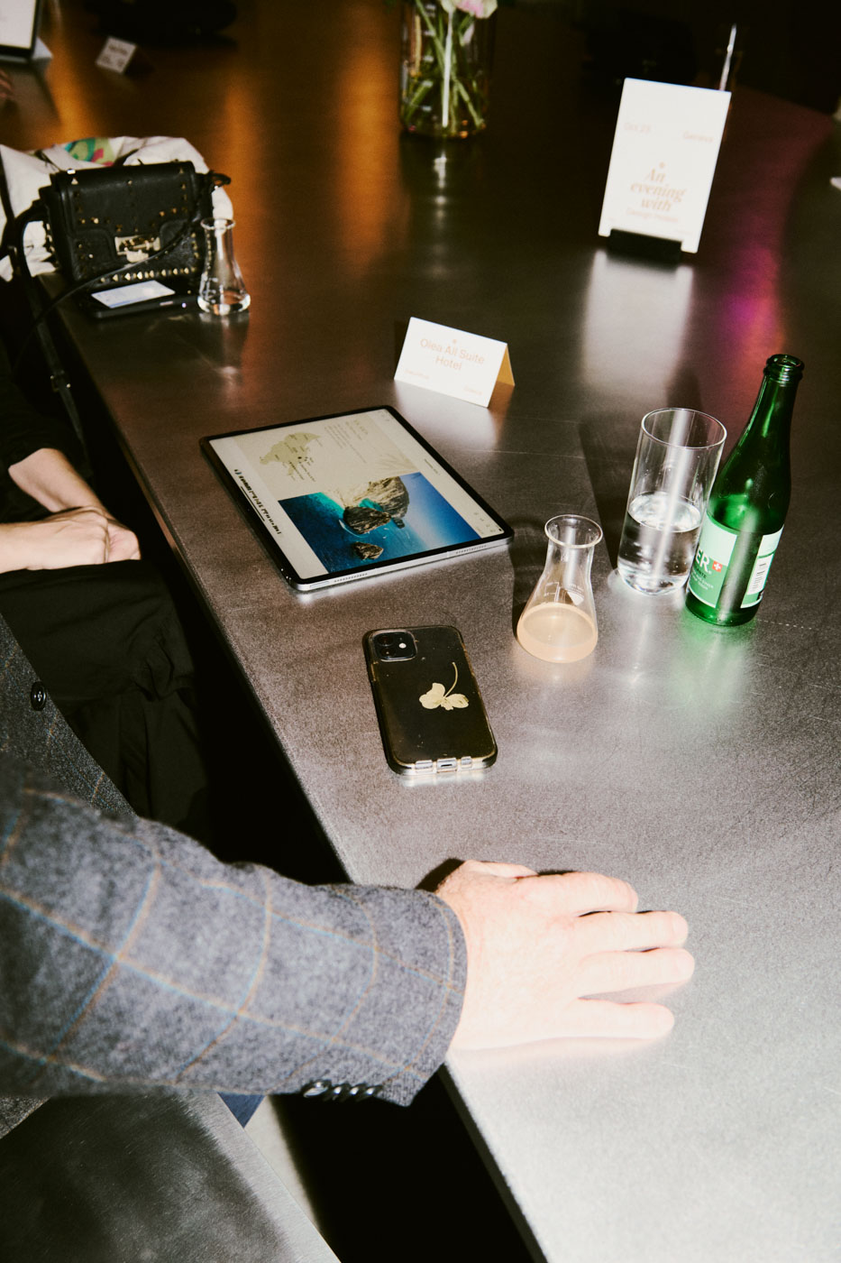 DH24 SALES AEW Geneva Travelpro 14