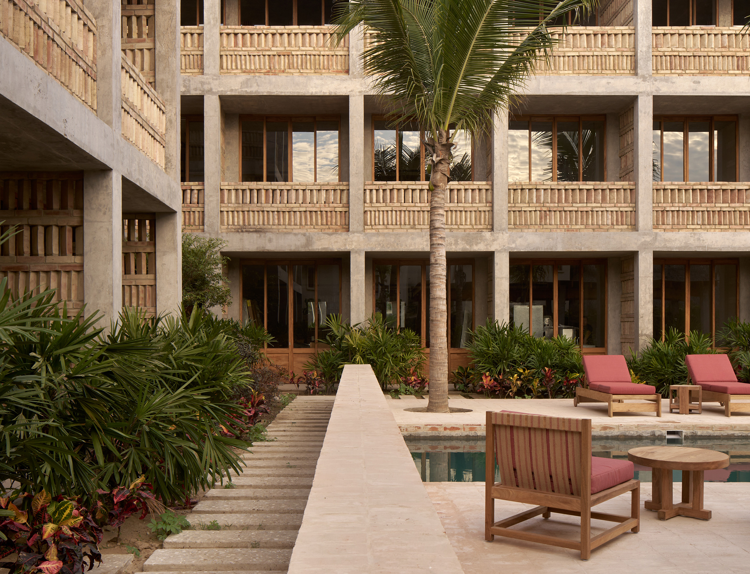 G 02 Hotel Humano